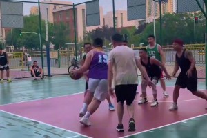 阿泰曾对科比说：如果姚明没有受伤，我们肯定会把你们打败